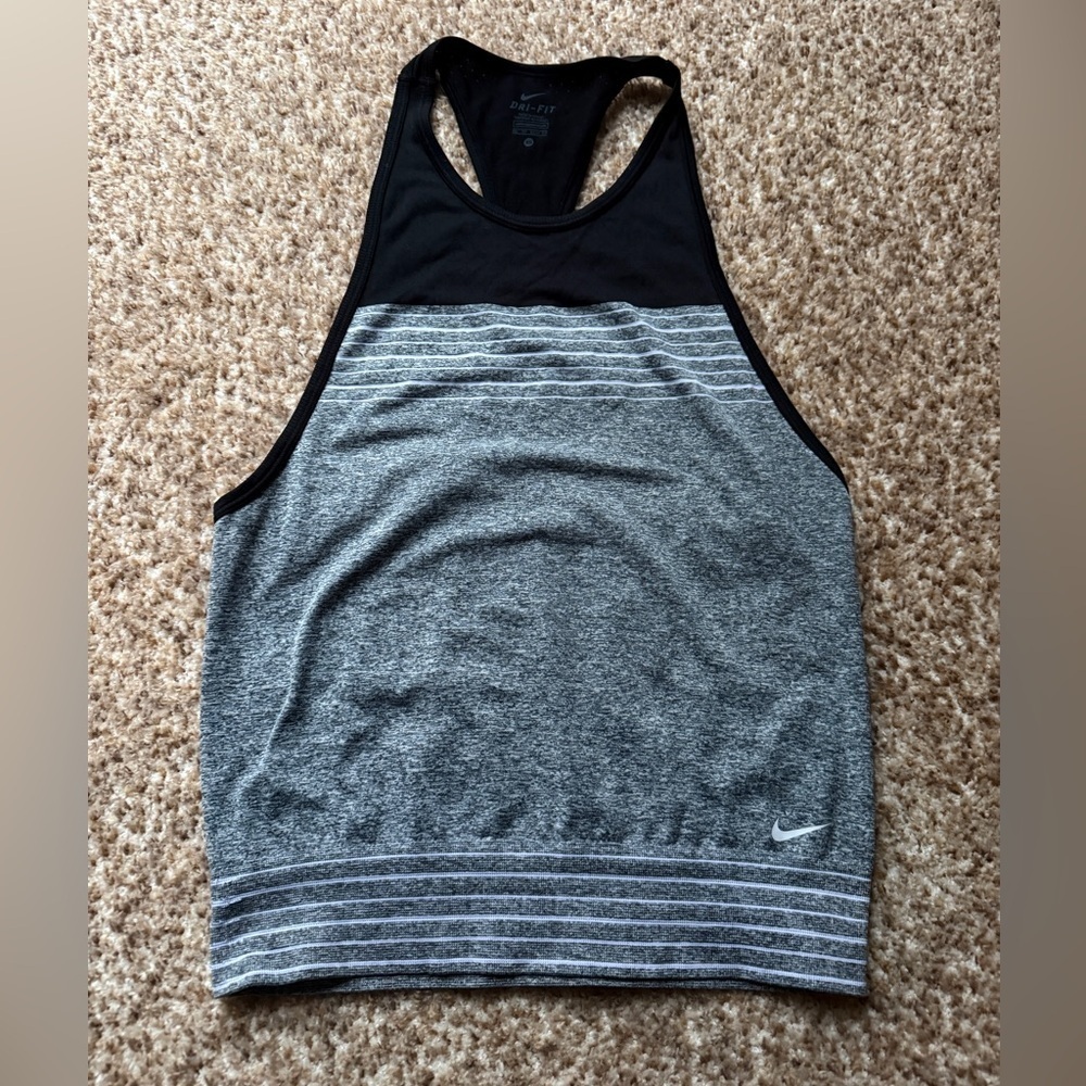 Nike dry fit muscle tank size small, gray/black